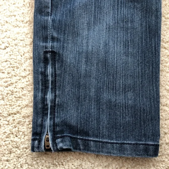 Dark wash ankle jeans with cute zippered back pockets by Chico’s Platinum - Picture 8 of 11